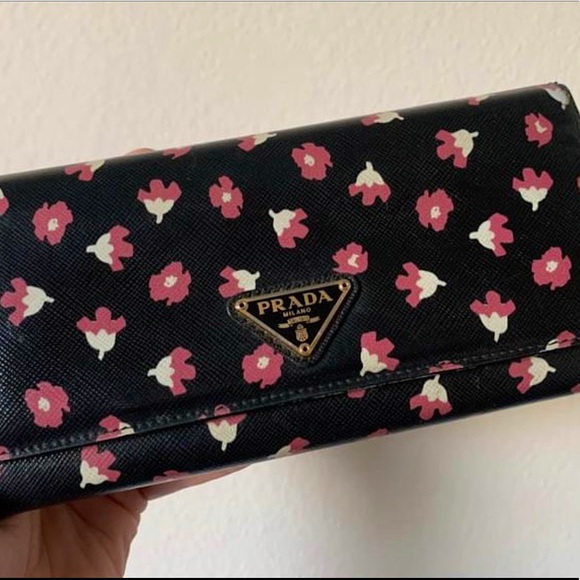 Prada Handbags - Prada Saffiano Wallet